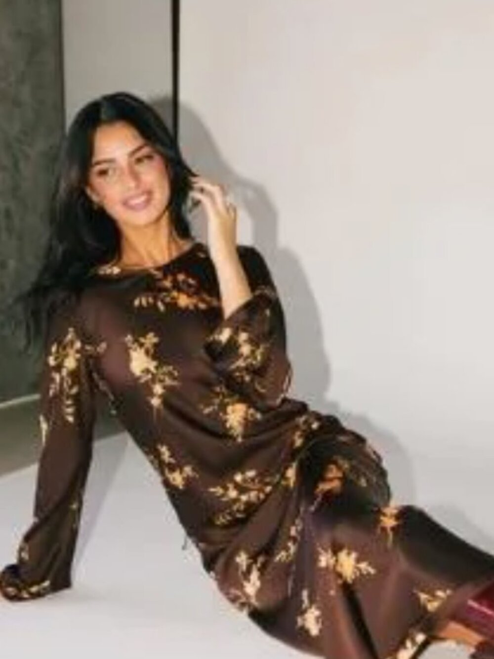 Brown long sleeve backless maxi dress with pattern
